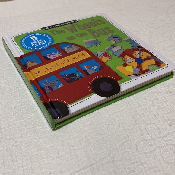 Jigsaw Puzzles in a Board Book “Wheels on the Bus” - Picture 7 of 12